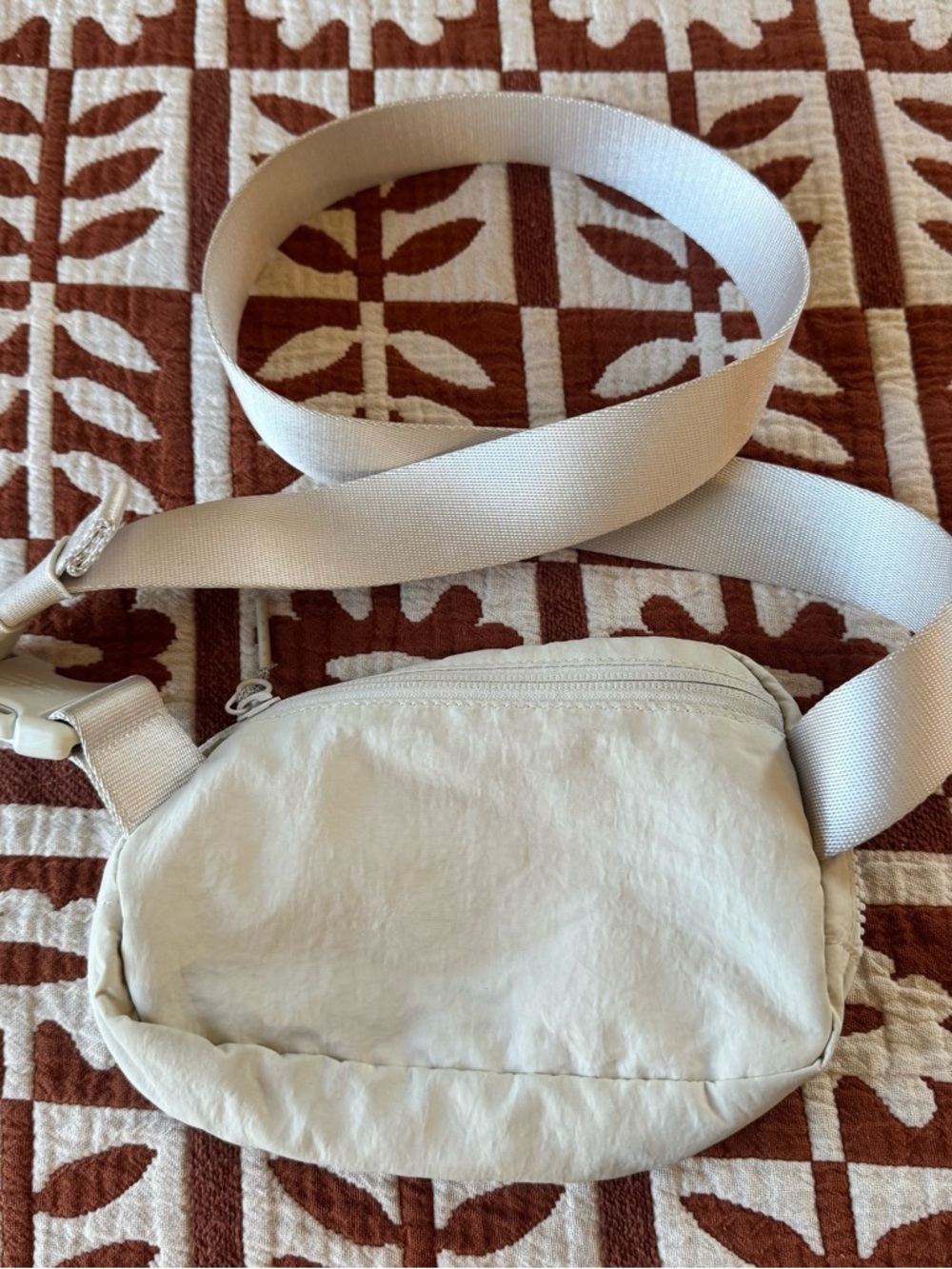 Lululemon bag - Picture 4 of 7